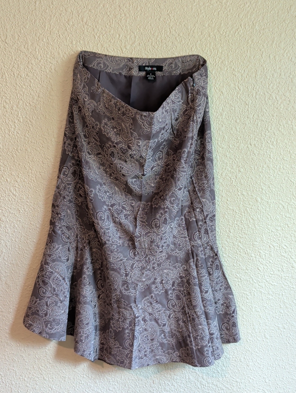 Stylish Gray Paisley A-Line Skirt